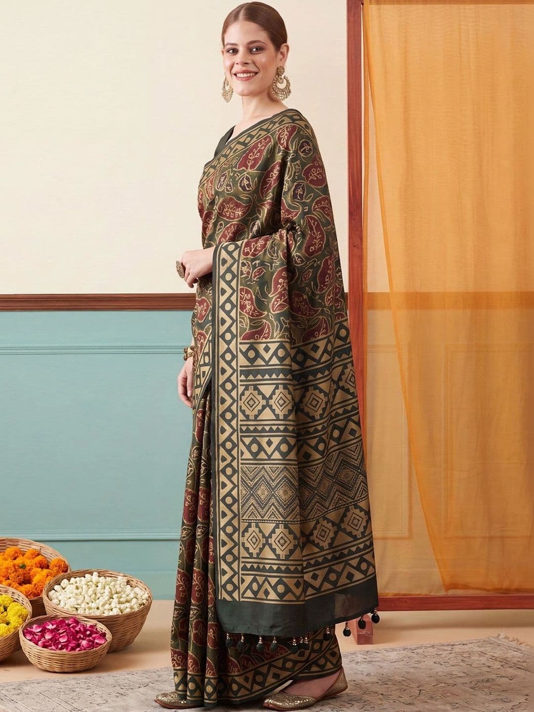 Anouk Floral Silk Blend Designer Block Print Saree thumbnail 6