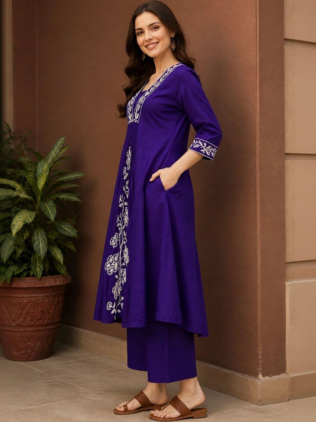 NEW ETHNIC 4 YOU Women Floral Embroidered Empire Thread Work Kurta with Palazzos thumbnail 2