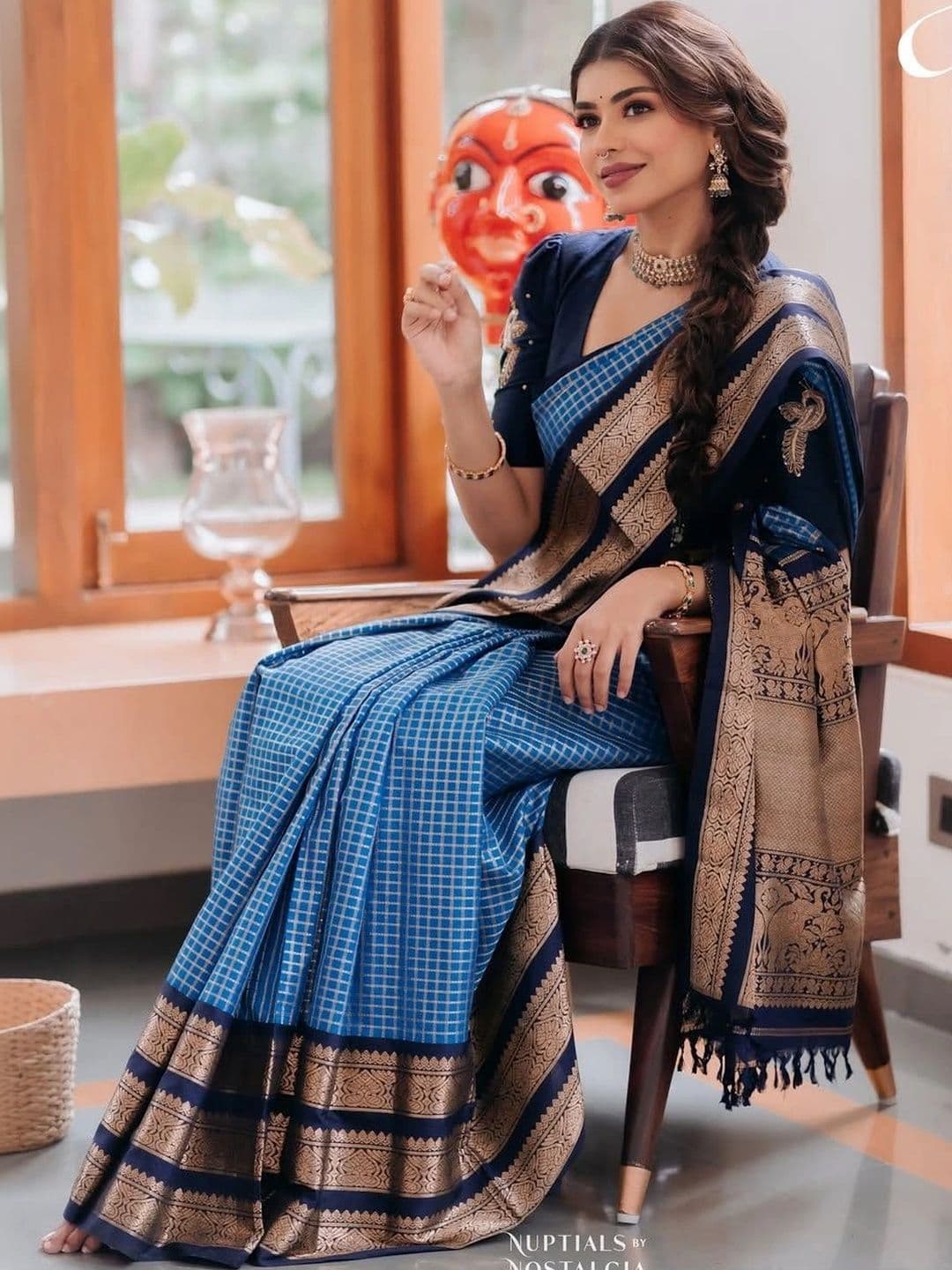 ZELLURE Woven Design Zari Art Silk Kanjeevaram Saree thumbnail 4