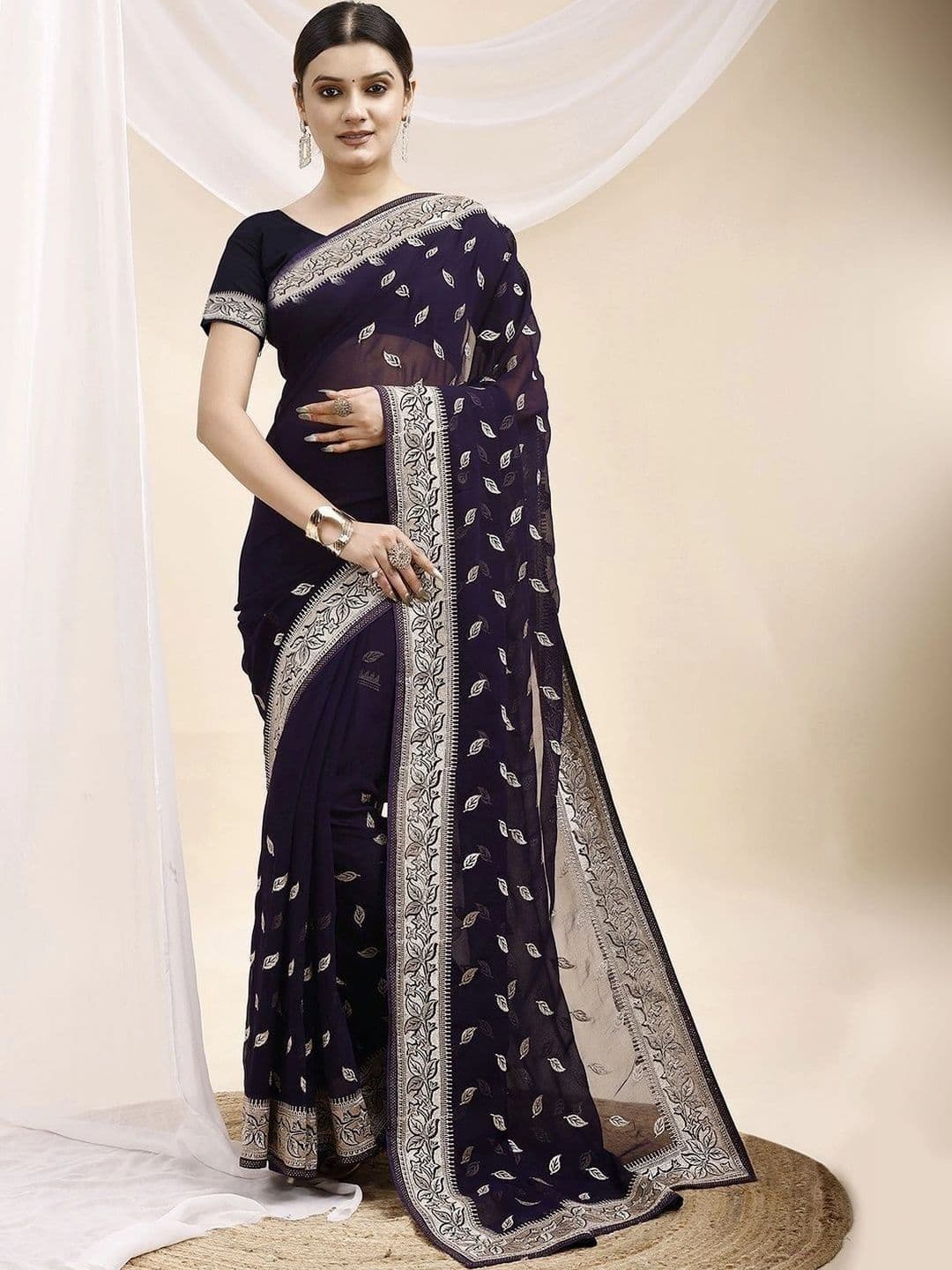 Leelavati Ethnic Motifs Embroidered Pure Georgette Saree - view 1