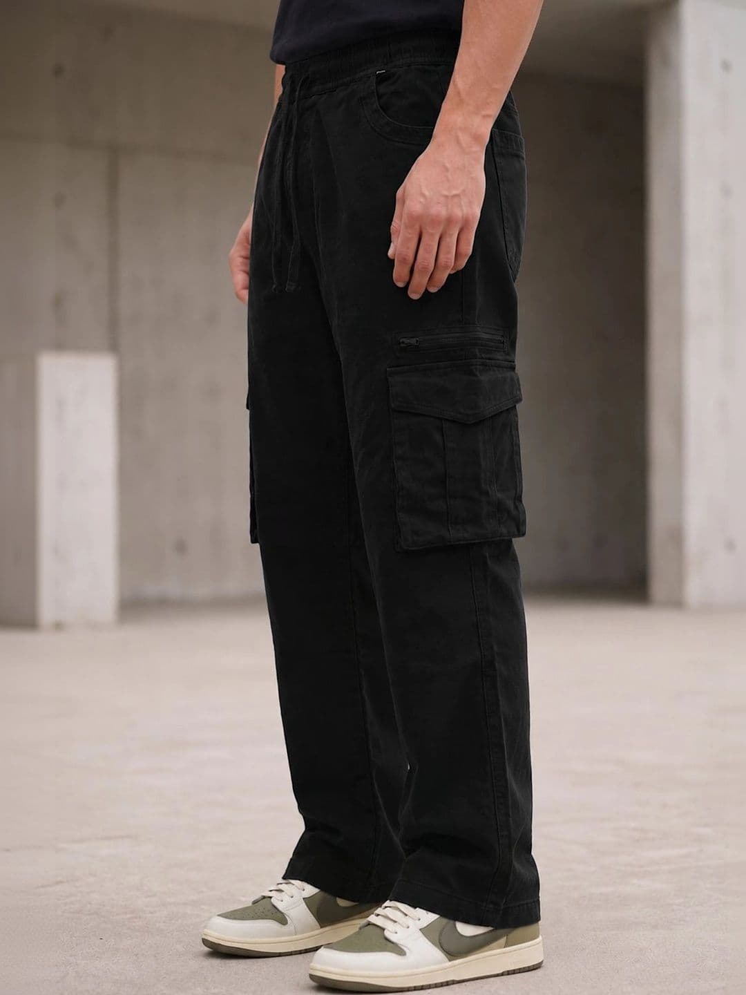 FTX Men Smart Regular Fit Mid-Rise Stretchable Cargo Jeans thumbnail 2
