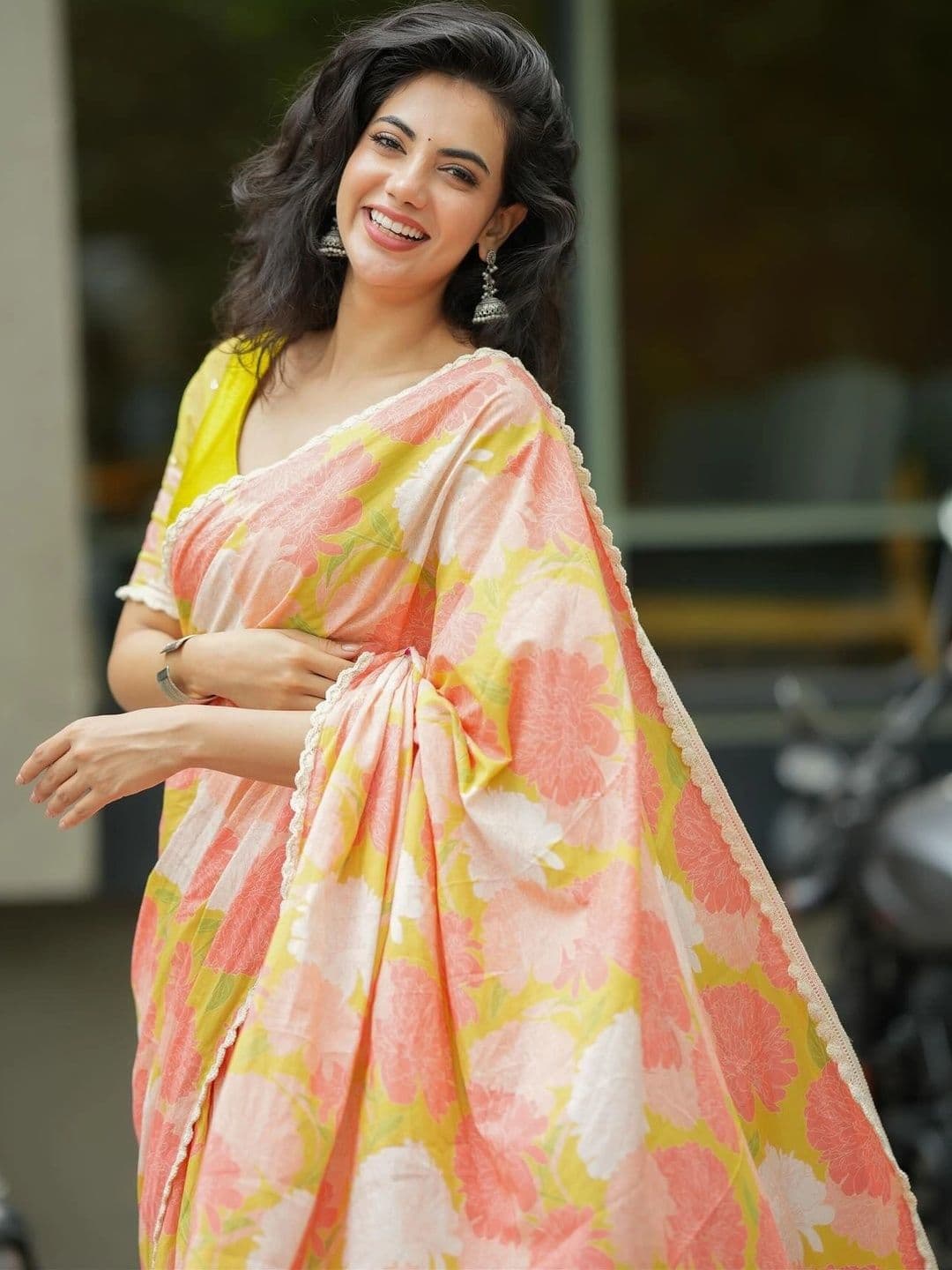 RAJHANS ENTERPRISE Floral Pure Linen Ikat Saree thumbnail 4