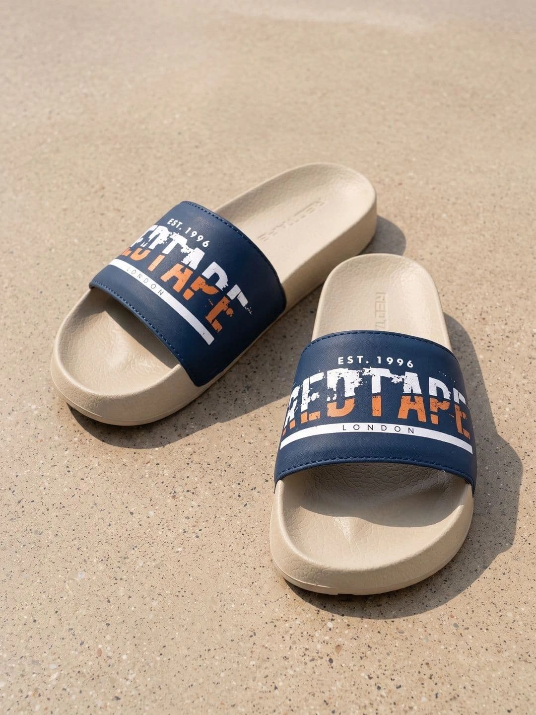 Red Tape Men Printed Sliders - view 1