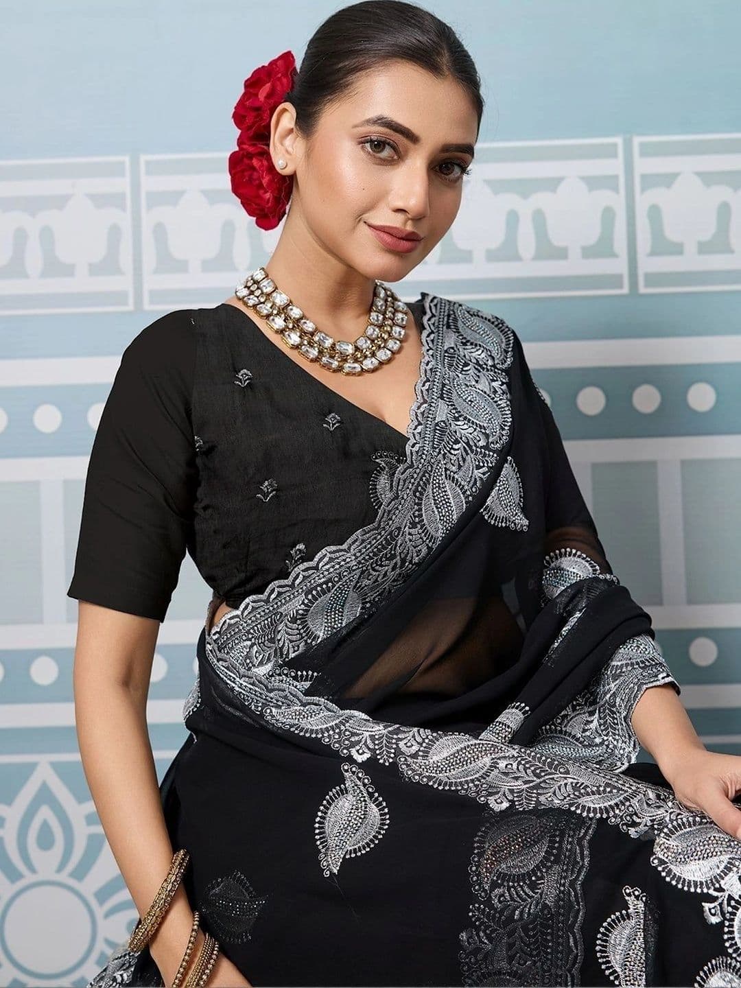Leelavati Paisley Embroidered Pure Georgette Saree thumbnail 5