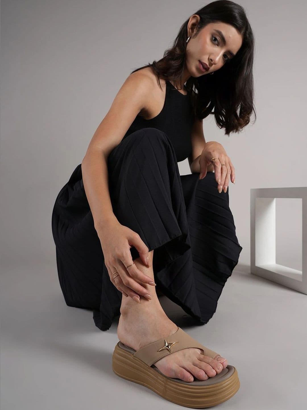 DressBerry Flatform Sandals thumbnail 3