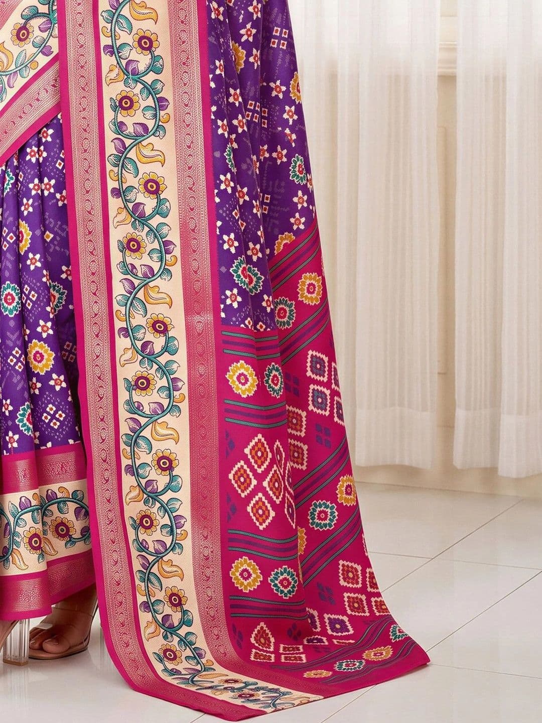 Anouk Ethnic Motifs Silk Blend Designer Patola Saree thumbnail 5