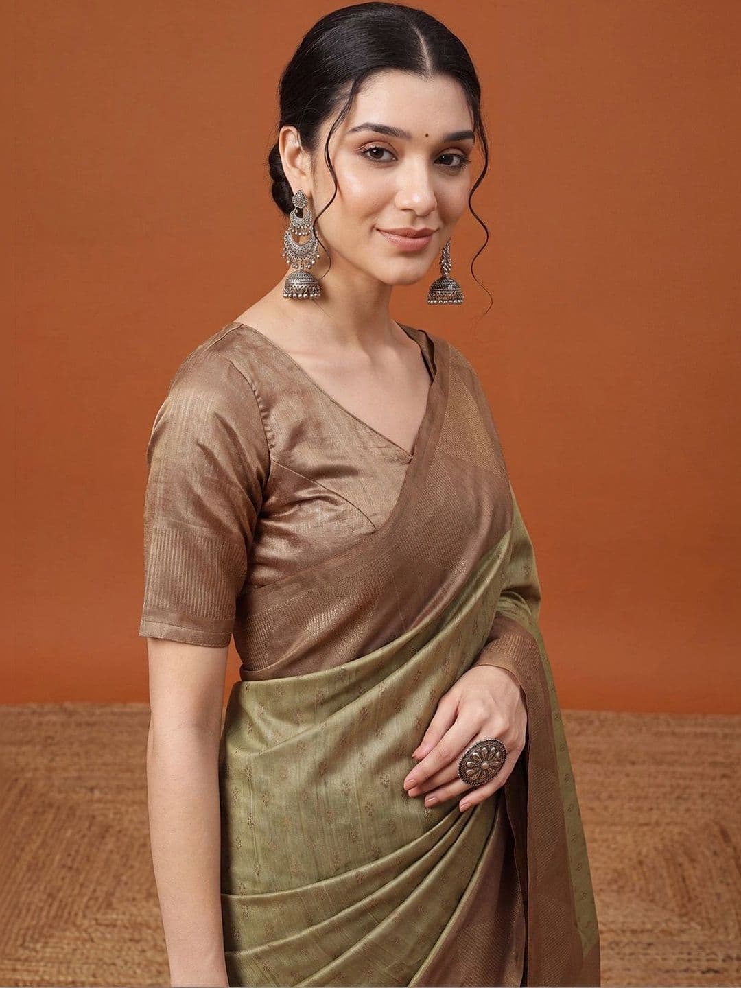 Anouk Woven Design Silk Blend Designer Tussar Saree thumbnail 5