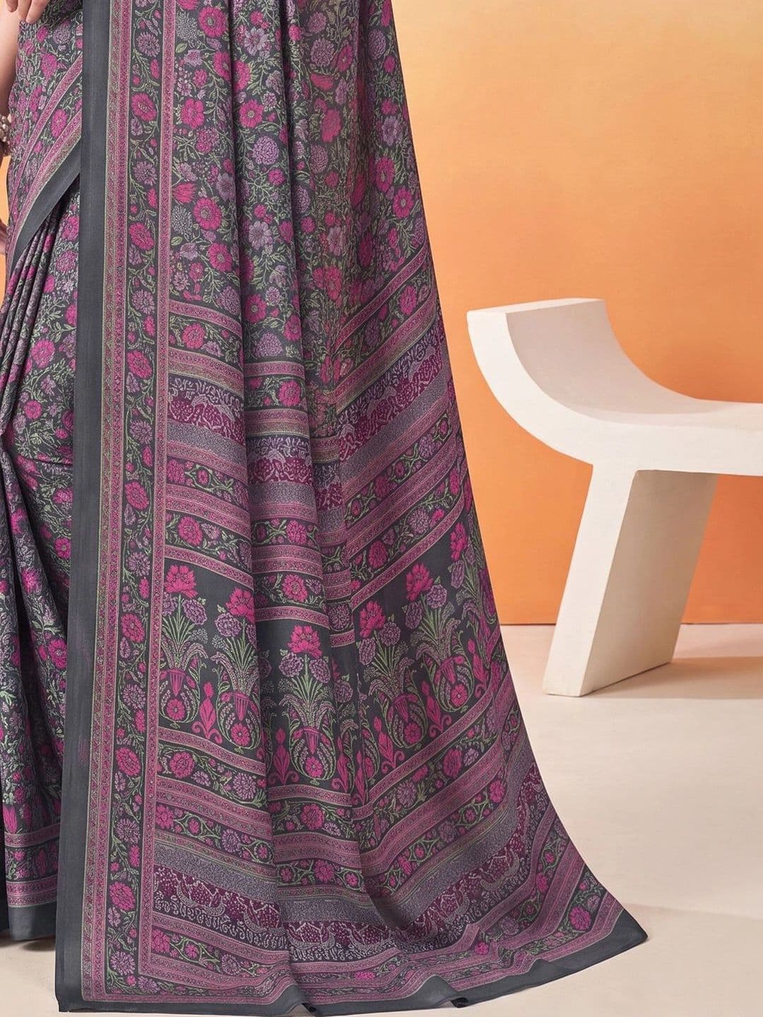 Anouk Floral Poly Crepe Designer Saree thumbnail 7