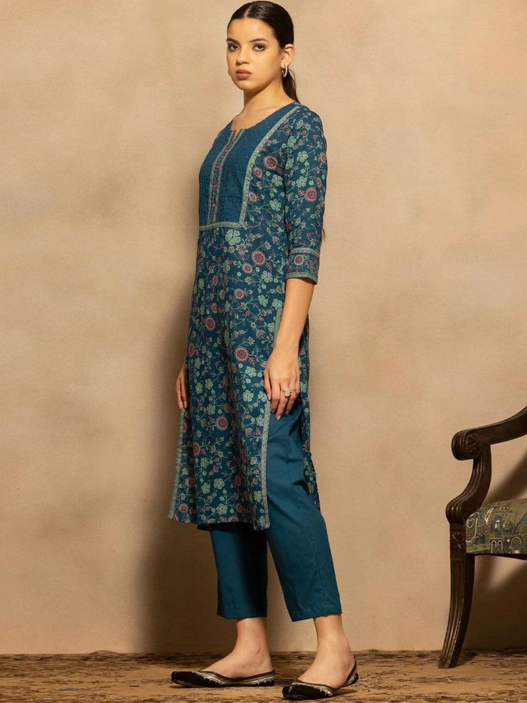 Sabhyata Women Floral Printed Regular Kurta with Trousers & With Dupatta thumbnail 5