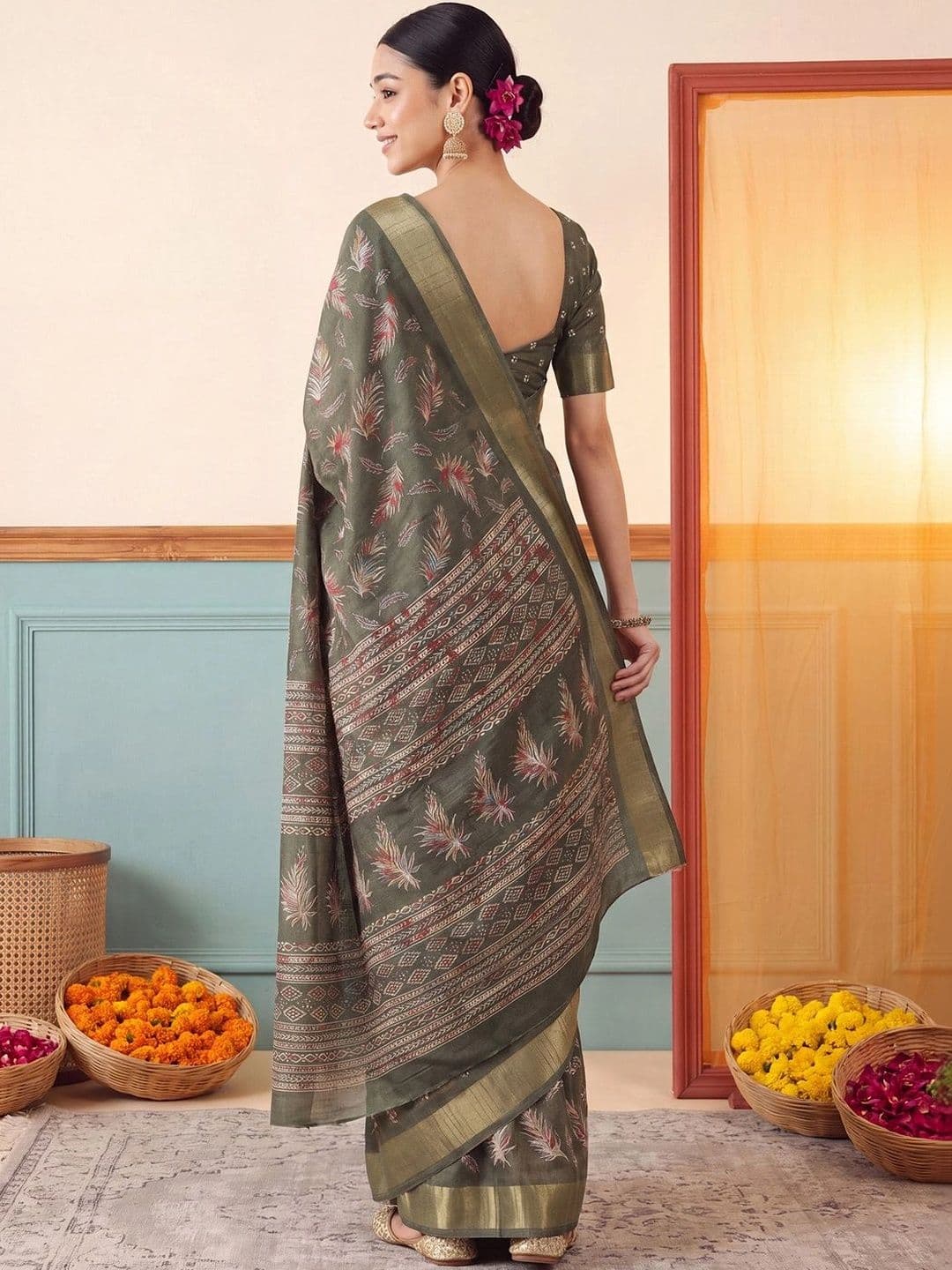 Anouk Floral Zari Silk Blend Designer Saree thumbnail 4