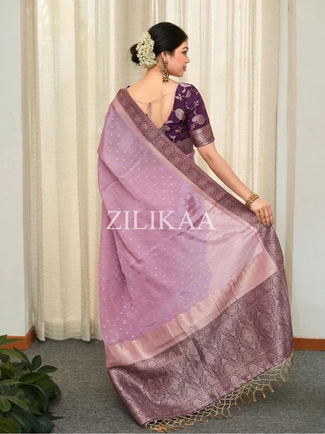ZELLURE Woven Design Zari Art Silk Kanjeevaram Saree thumbnail 2