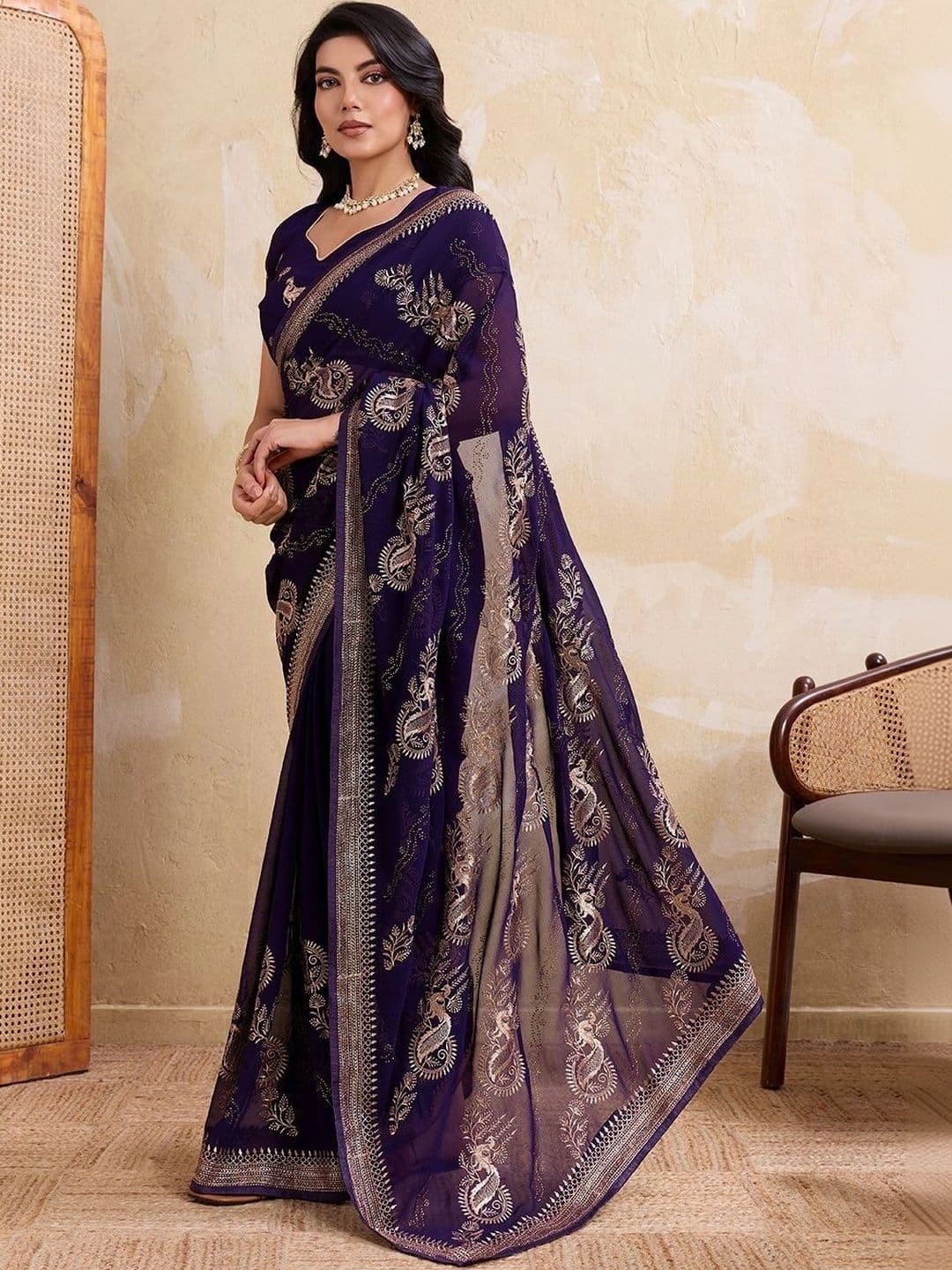 Leelavati Ethnic Motifs Embroidered Pure Chiffon Saree thumbnail 7