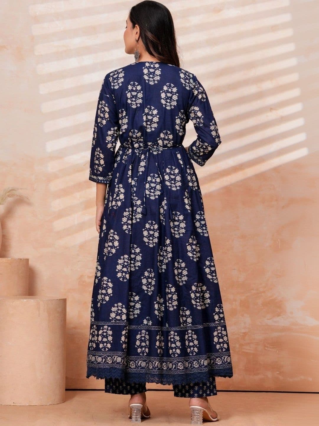 Moda Rapido Women Floral Printed Empire Pure Cotton Kurta with Trousers & Dupatta thumbnail 3