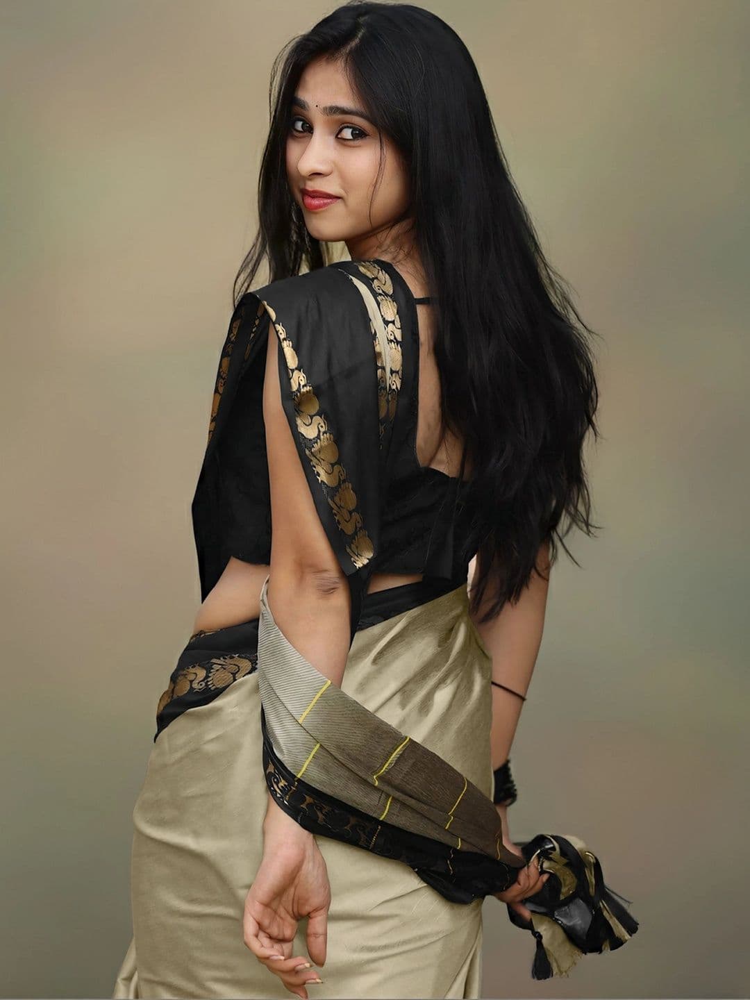 UMANTA Ethnic Motifs Zari Silk Cotton Designer Gadwal Saree thumbnail 2