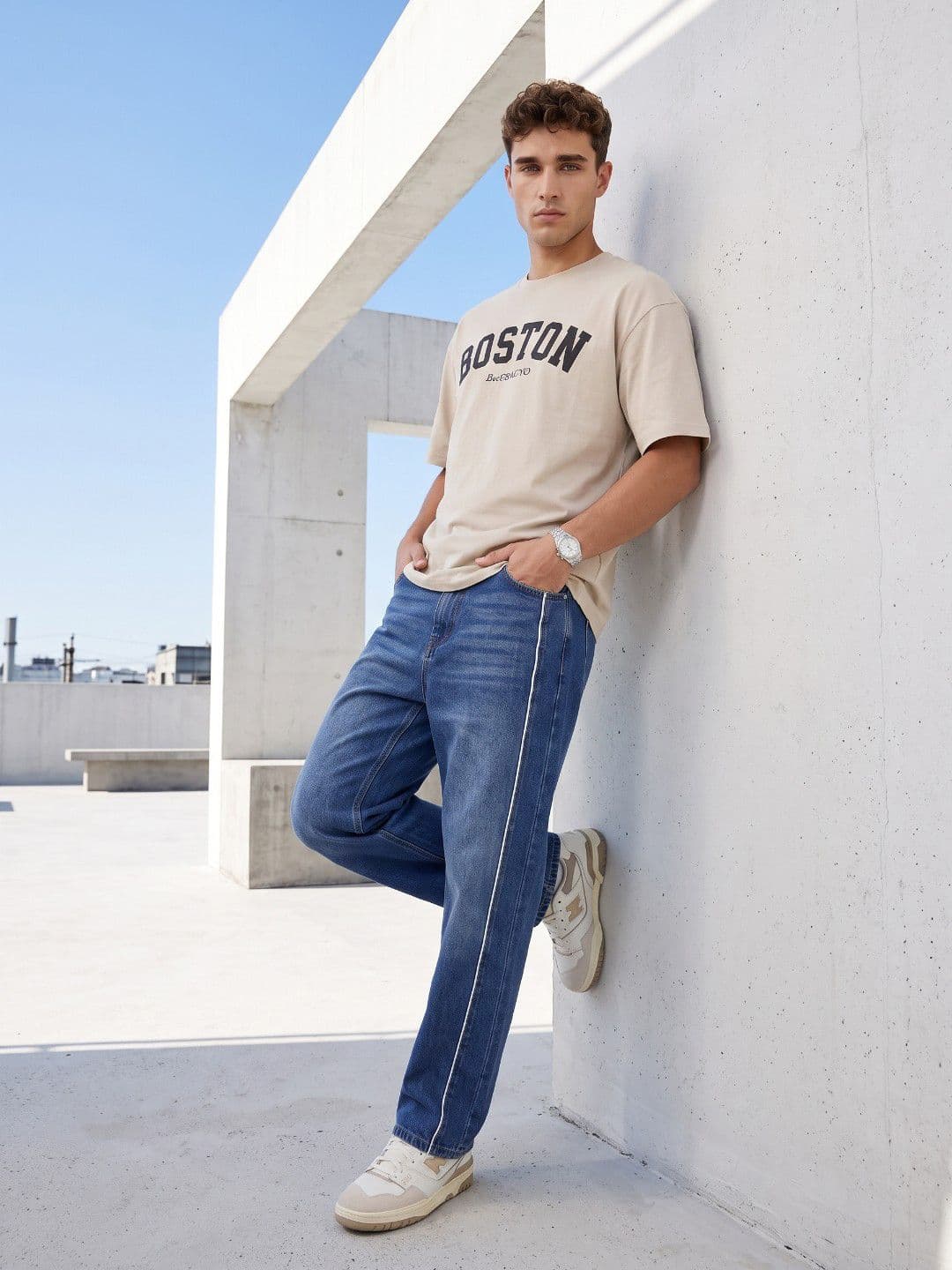 glitchez Men Baggy Mid-Rise Light Fade Stretchable Jeans thumbnail 5
