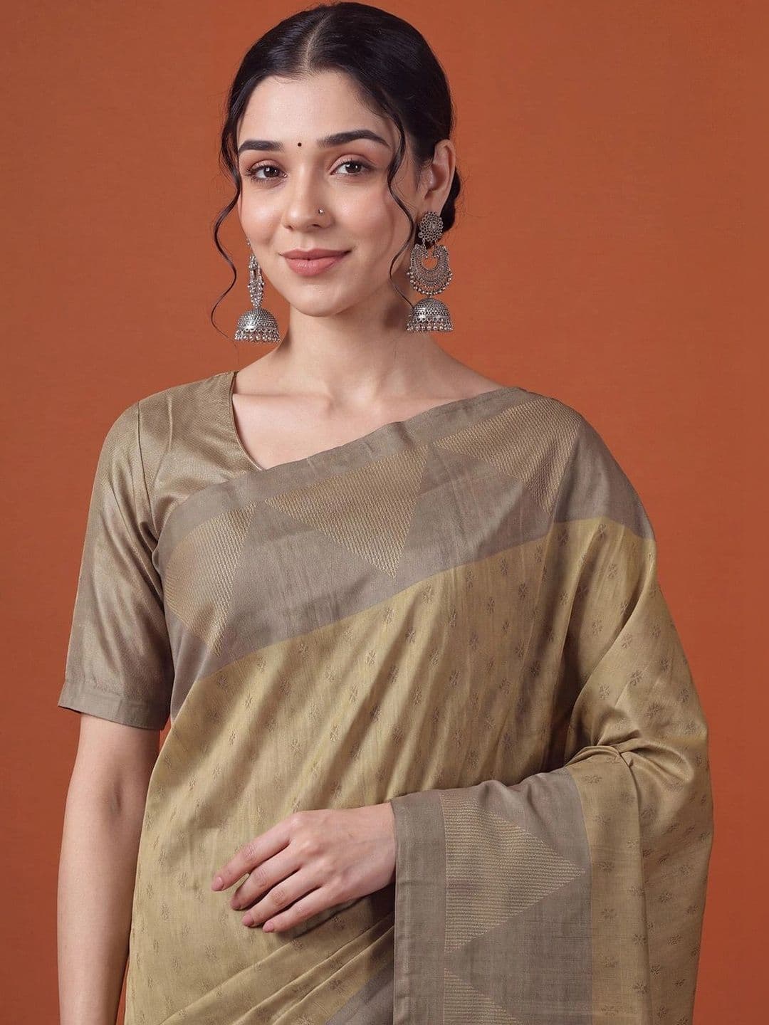 Anouk Floral Silk Blend Designer Tussar Saree thumbnail 6