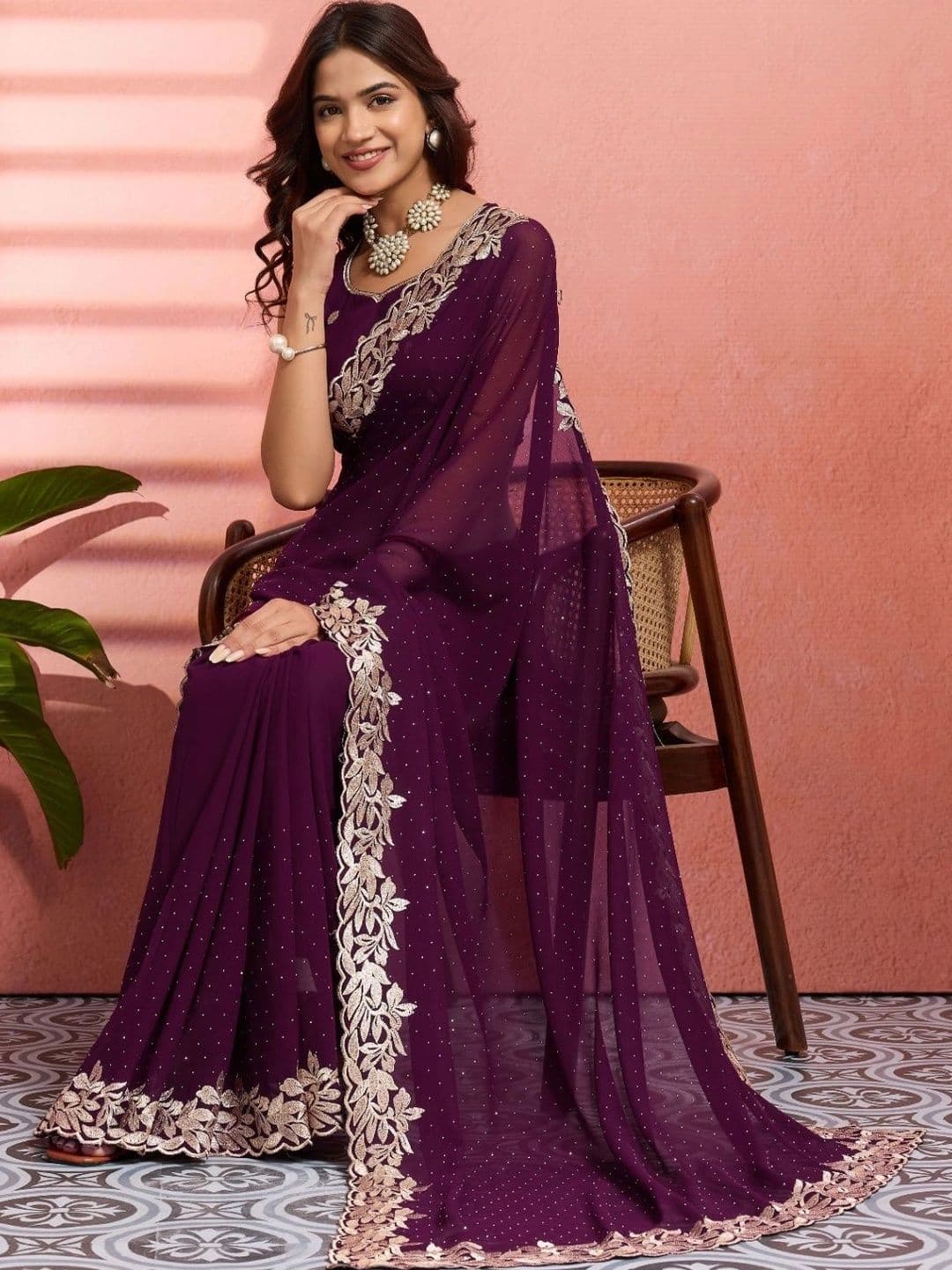 Leelavati Women Ethnic Motifs Pure Chiffon Saree thumbnail 4