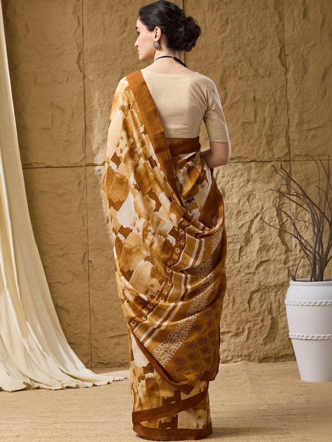 RACHNA Silk Blend Designer Ikat Saree thumbnail 2