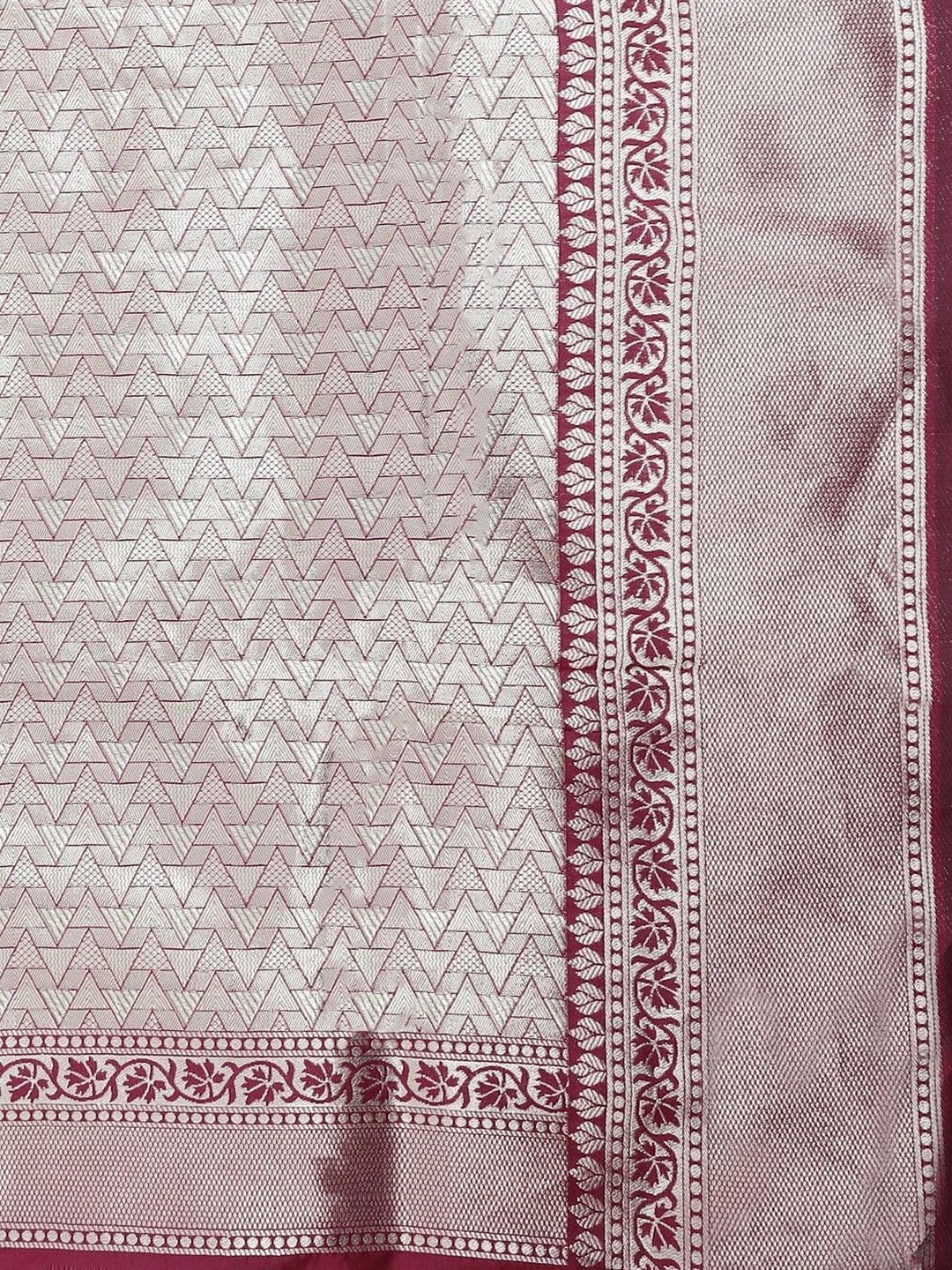 Dhaaga Ghar Woven Design Zari Art Silk Banarasi Saree thumbnail 3