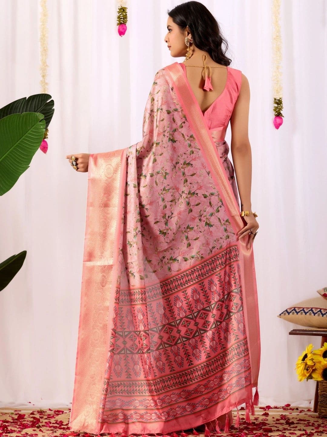 LeeliPeeri Designer Floral Zari Silk Blend Designer Saree thumbnail 3
