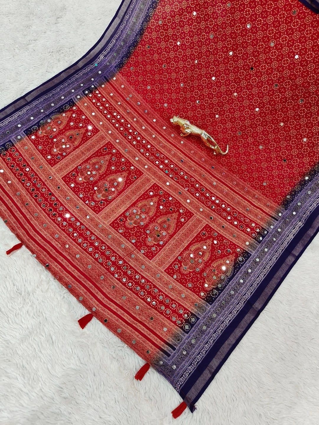 FABBRITY Bandhani Mirror Work Pure Cotton Designer Saree thumbnail 2