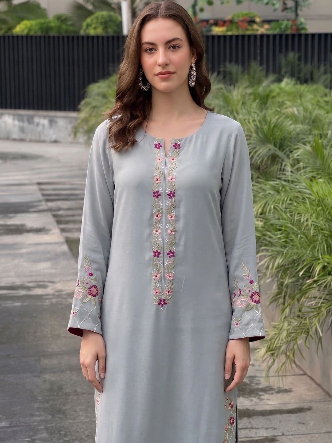 Sangria Embroidered Thread Work Chanderi Silk Straight Kurta with Trousers & Dupatta thumbnail 4