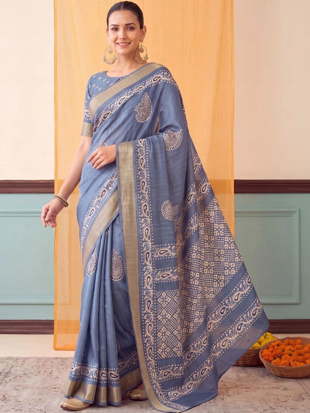 Anouk Batik Zari Silk Blend Designer Block Print Saree thumbnail 7