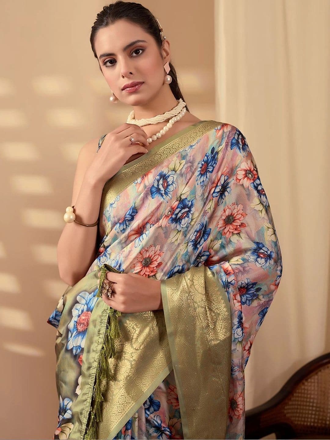 LeeliPeeri Designer Zari Silk Blend Designer Saree thumbnail 4