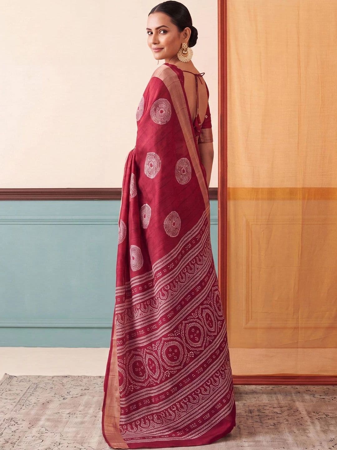 Anouk Bandhani Zari Silk Blend Designer Block Print Saree thumbnail 3