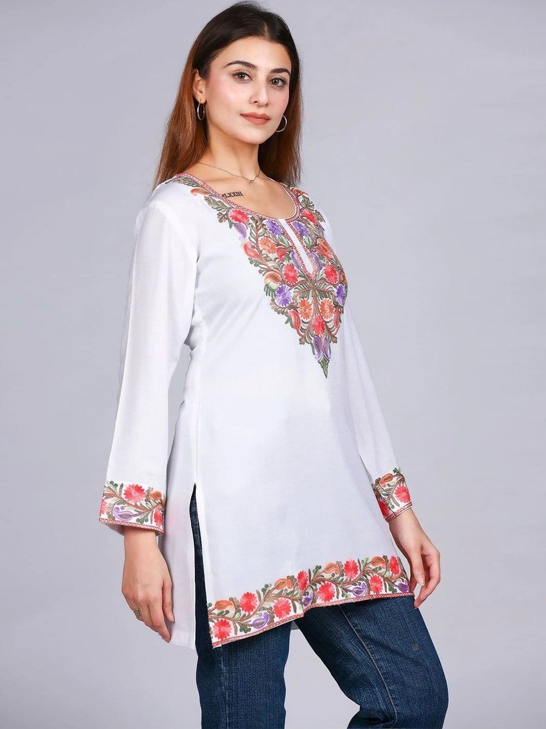 Anouk Women Floral Embroidered Thread Work Floral Kurta thumbnail 3