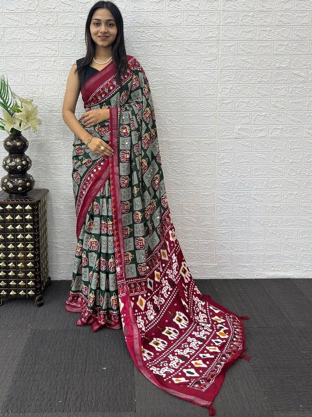 FABBRITY Embellished Mirror Work Pure Cotton Designer Saree - view 1