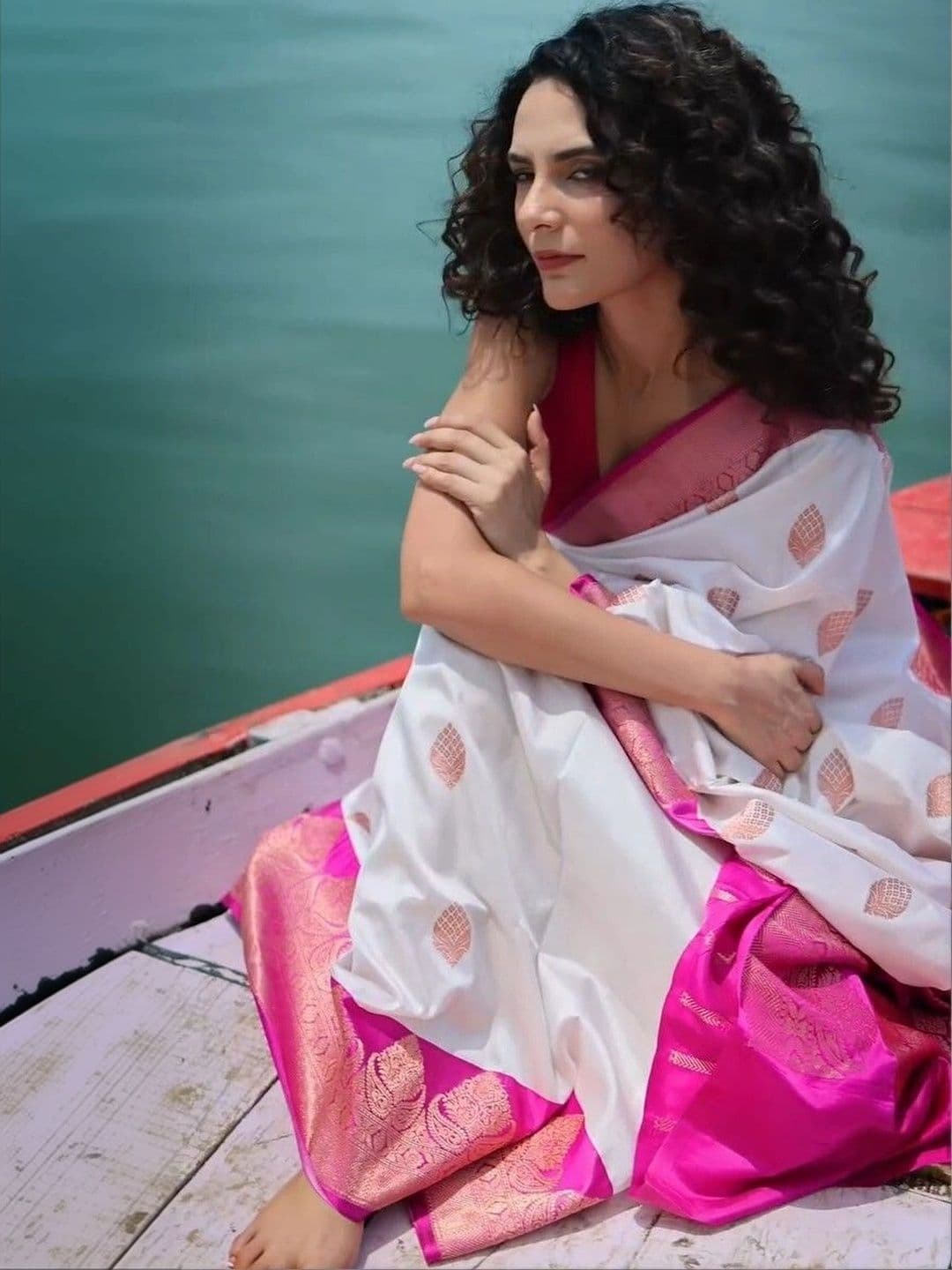 ZELLURE Woven Design Zari Art Silk Kanjeevaram Saree thumbnail 6