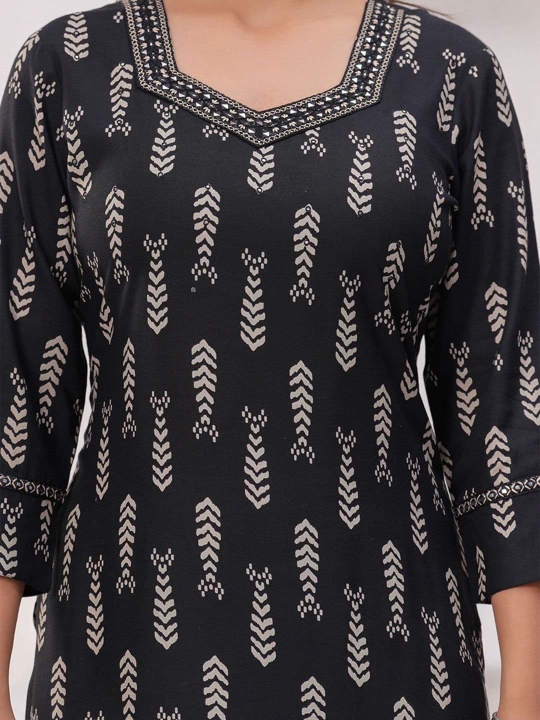 kipek Women Floral Printed Kurta thumbnail 5
