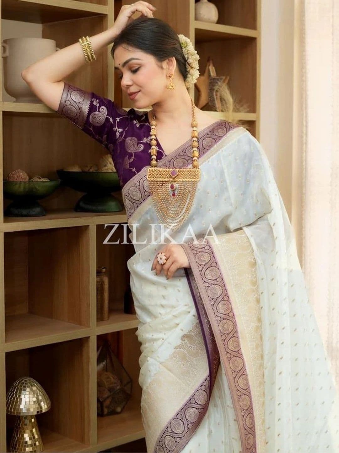 ZELLURE Woven Design Zari Art Silk Kanjeevaram Saree thumbnail 3