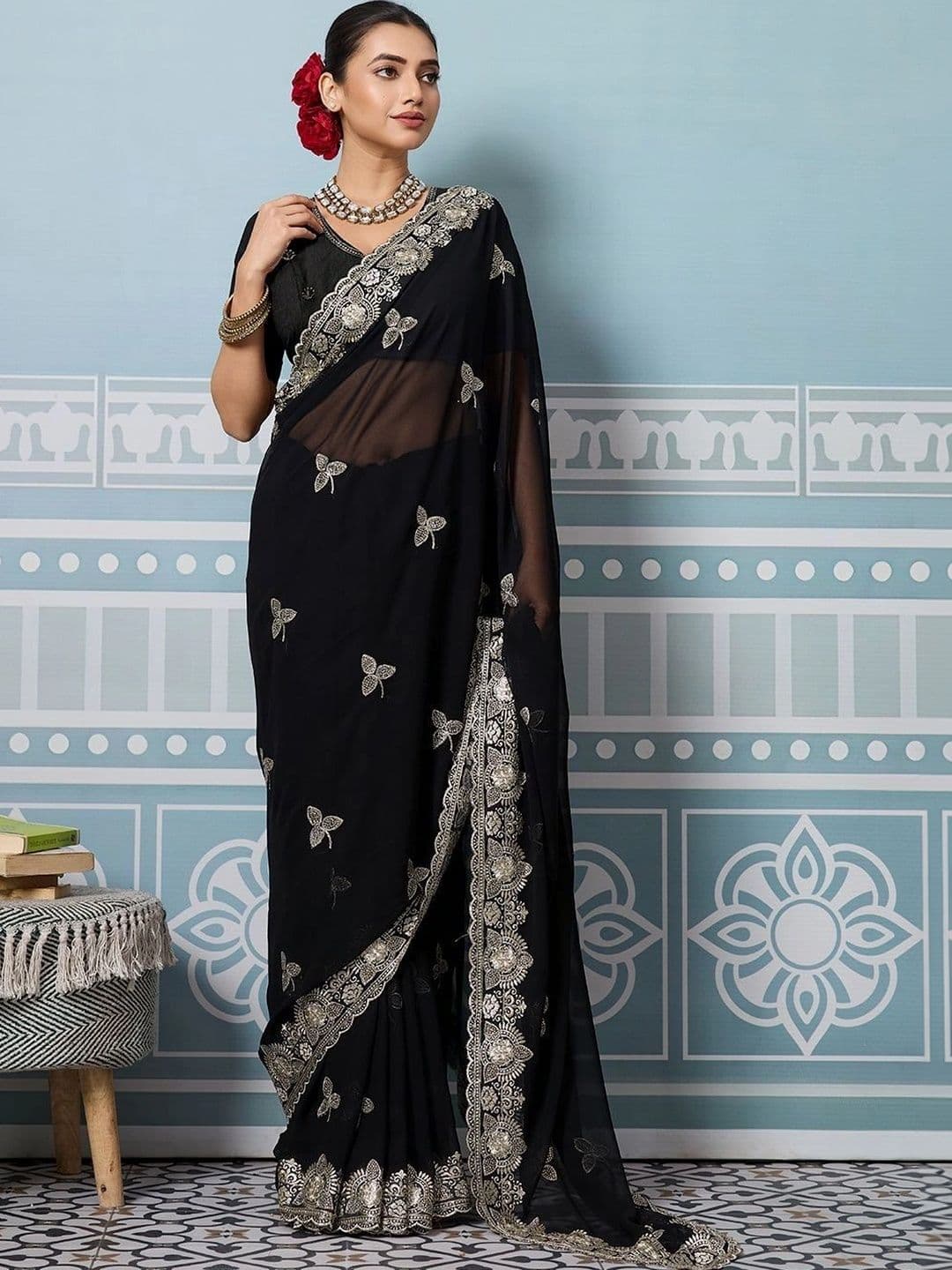 Leelavati Women Ethnic Motifs Embroidered Pure Georgette Saree thumbnail 3