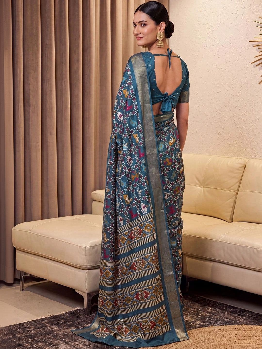 Anouk Ethnic Motifs Zari Silk Blend Designer Patola Saree thumbnail 5