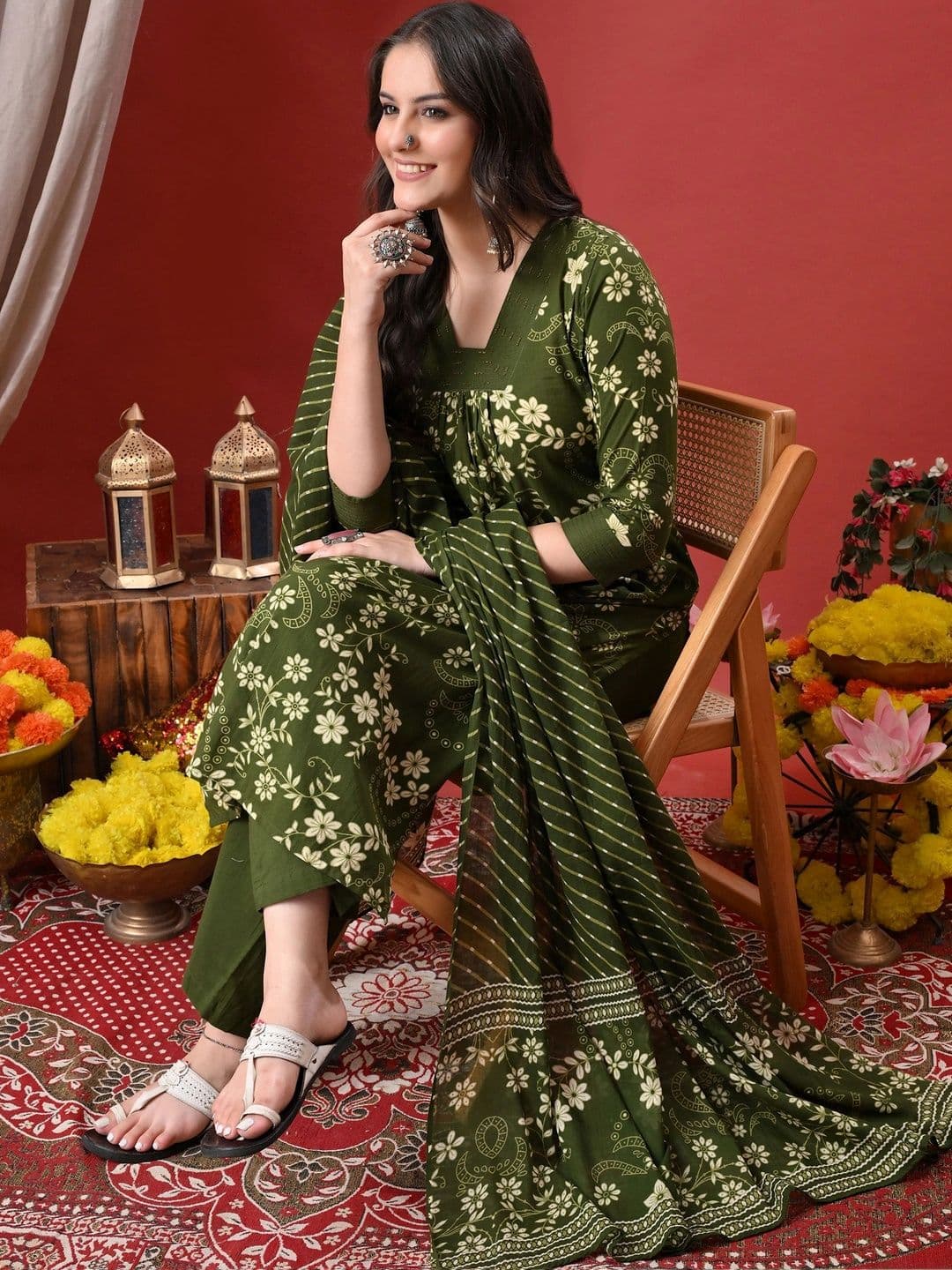 Anouk Women Floral Printed Regular Pure Cotton Kurta with Palazzos & With Dupatta thumbnail 4