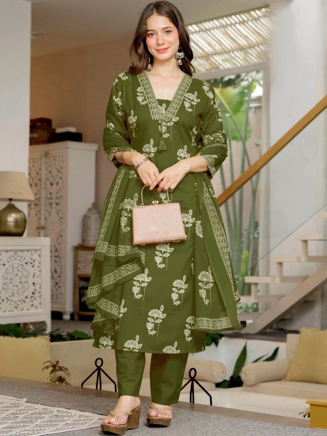 PARTHVI Women Floral Printed Regular Pure Cotton Kurta with Trousers & With Dupatta thumbnail 2