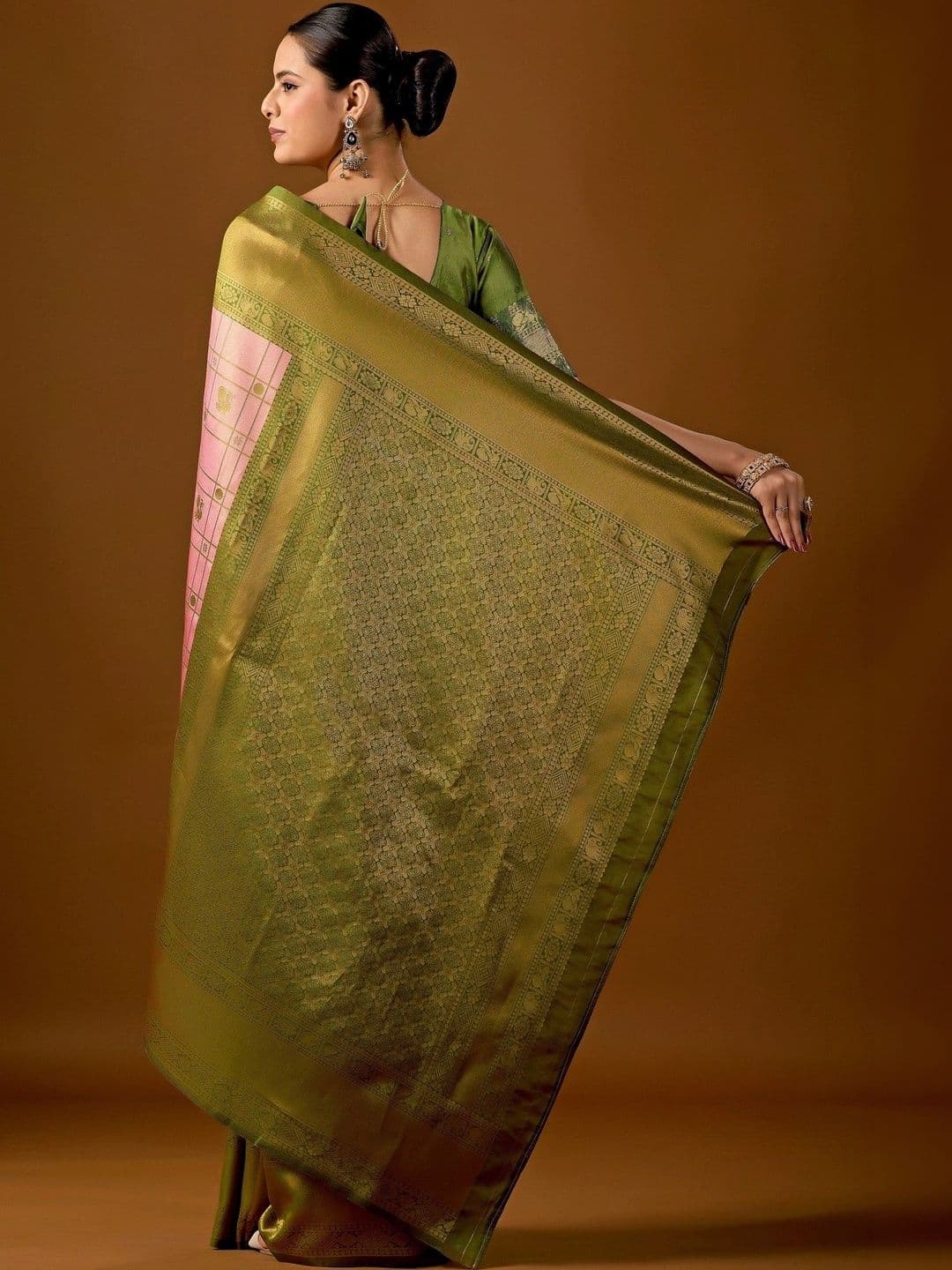 ERIKA Ethnic Motifs Zari Silk Blend Designer Kanjeevaram Saree thumbnail 2