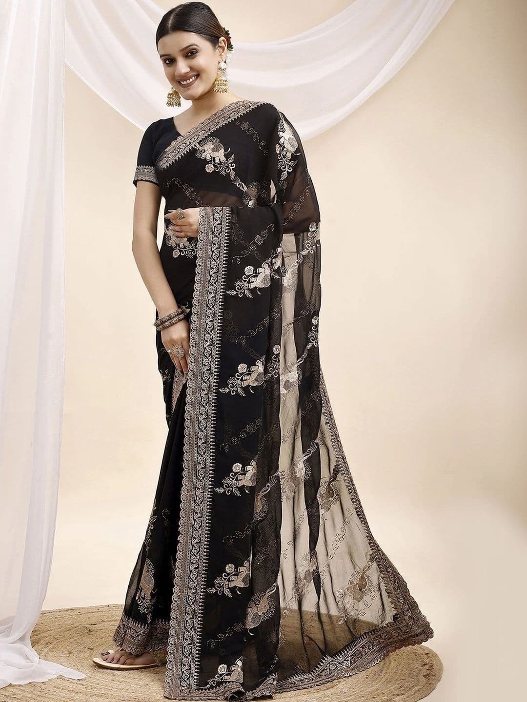 Leelavati Ethnic Motifs Embroidered Pure Georgette Saree thumbnail 6