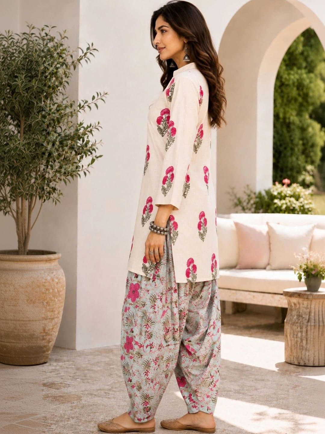 KALINI Women Floral Printed Regular Pure Cotton Kurta with Patiala thumbnail 5