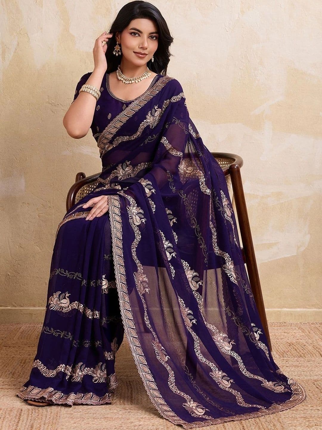 Leelavati Paisley Embroidered Pure Chiffon Saree thumbnail 6