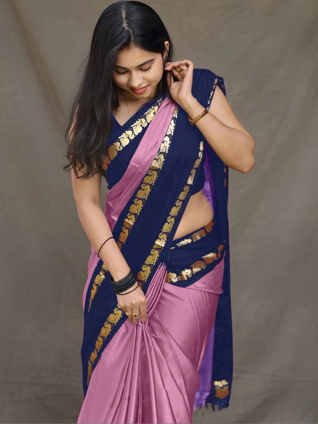 UMANTA Embellished Zari Silk Cotton Designer Gadwal Saree thumbnail 2