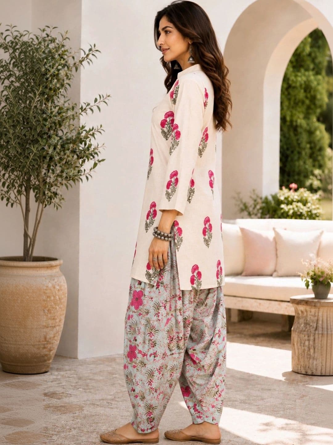Moda Rapido Women Floral Printed Regular Pure Cotton Kurta with Patiala thumbnail 5