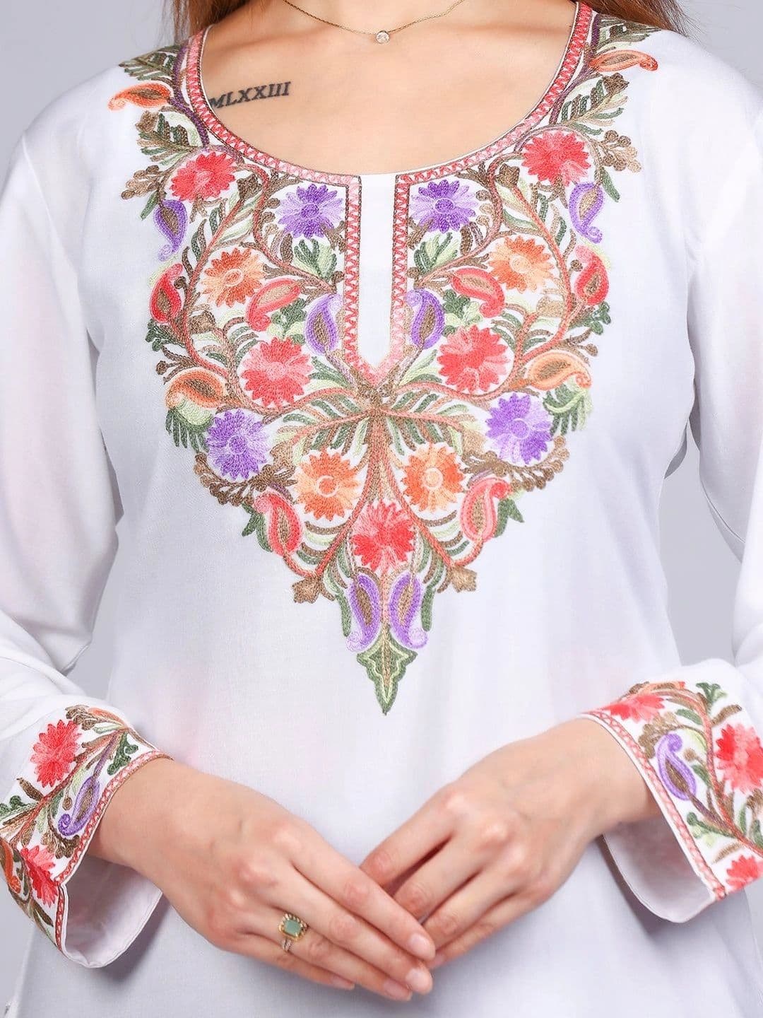 Anouk Women Floral Embroidered Thread Work Floral Kurta thumbnail 2