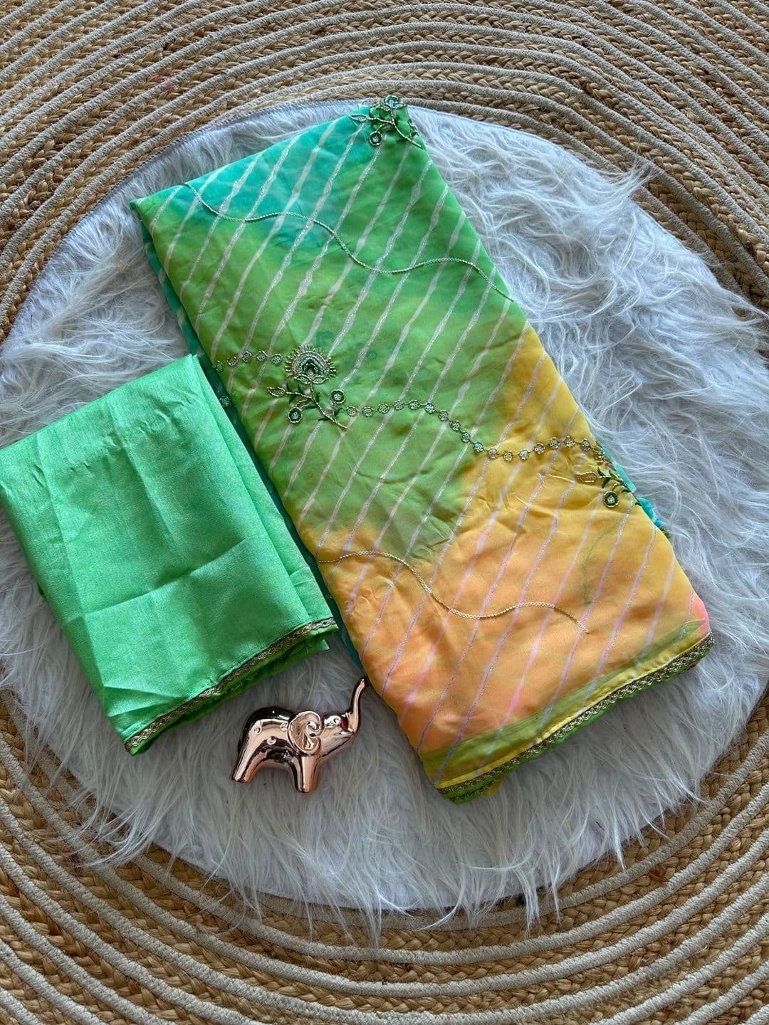 Peachmode Leheriya Embroidered Poly Georgette Leheriya Saree thumbnail 4