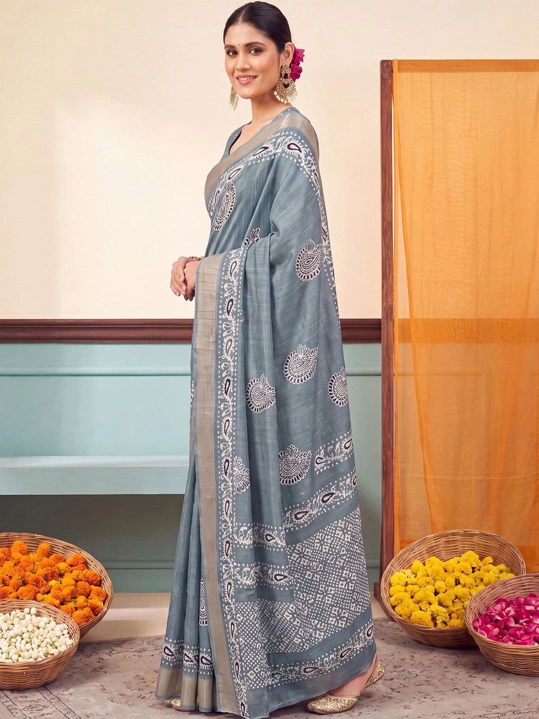 Anouk Batik Zari Silk Blend Designer Block Print Saree thumbnail 6