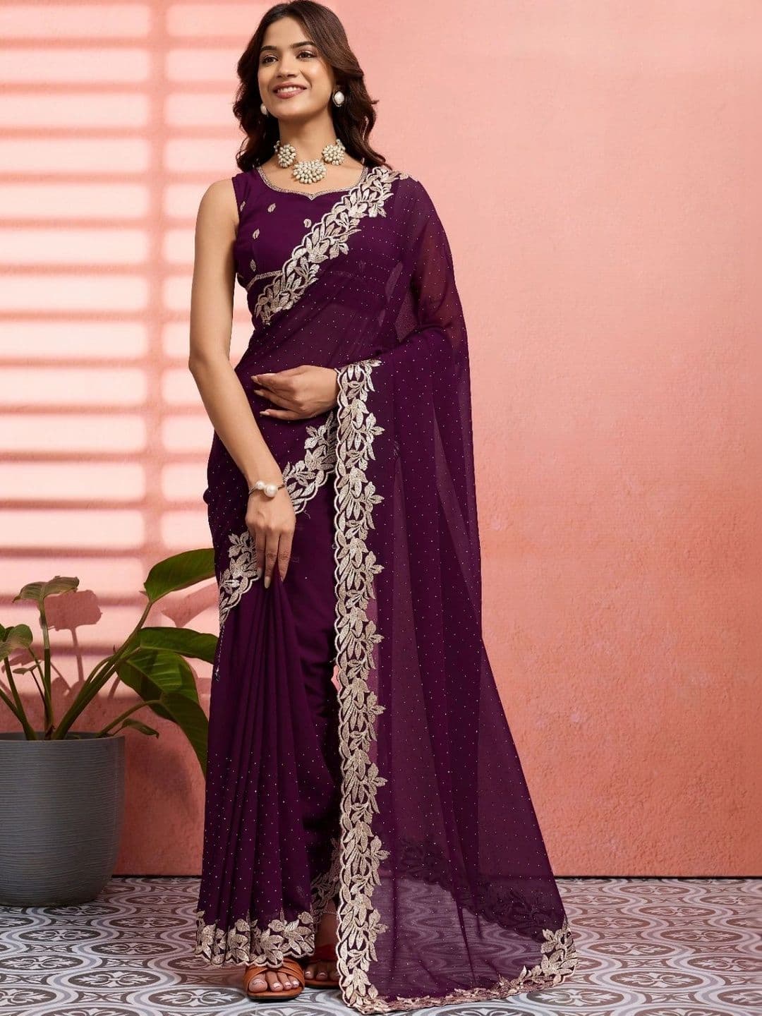 Leelavati Women Ethnic Motifs Pure Chiffon Saree - view 1