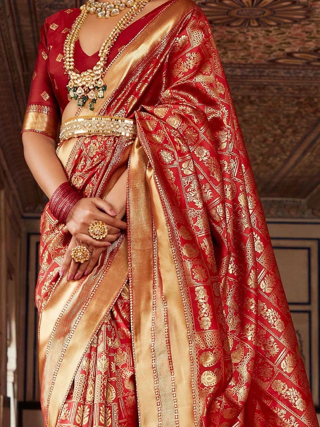 ELINA FASHION & HOME Women Floral Zari Silk Blend Designer Banarasi Saree thumbnail 4