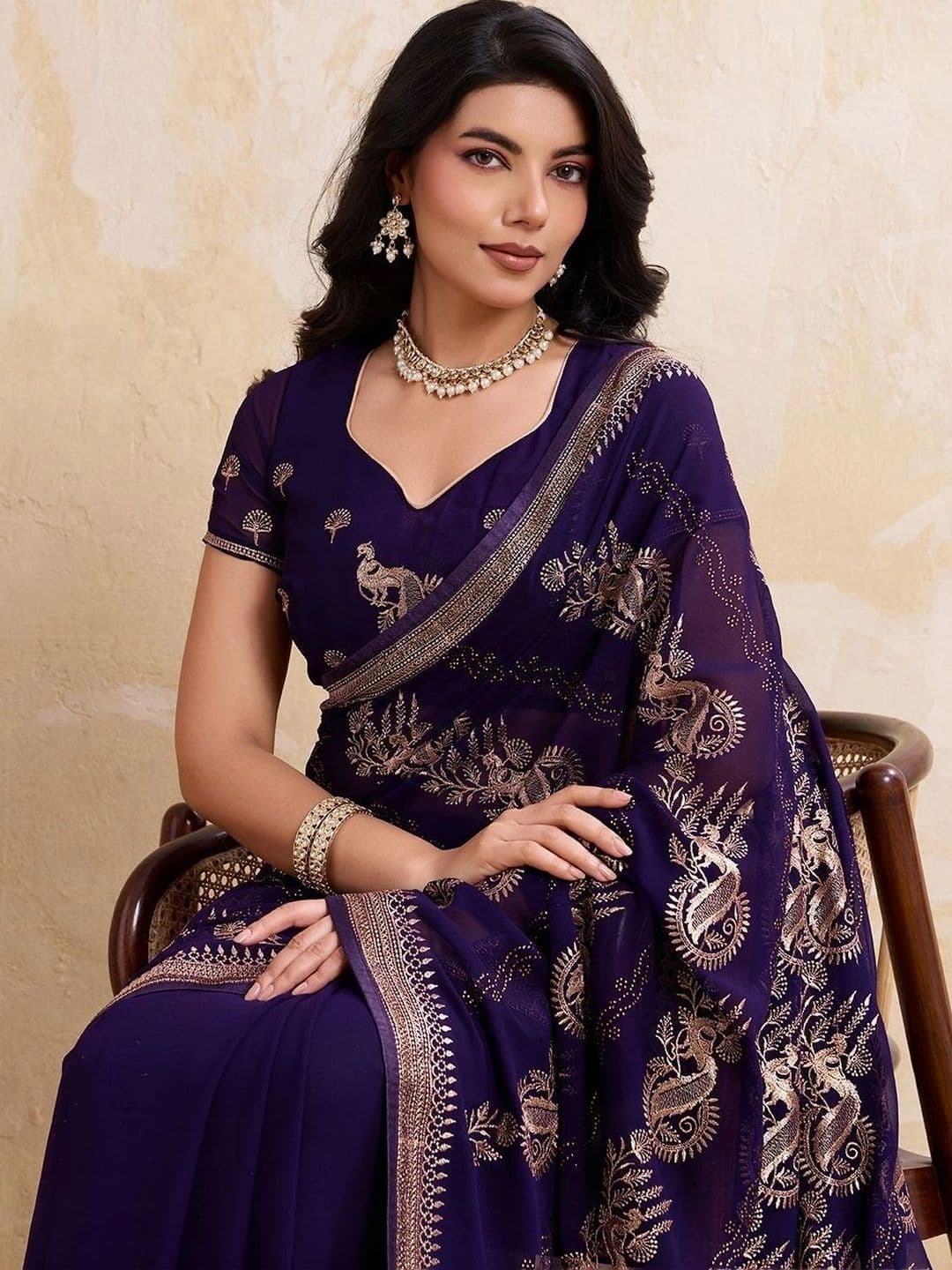 Leelavati Ethnic Motifs Embroidered Pure Chiffon Saree thumbnail 4